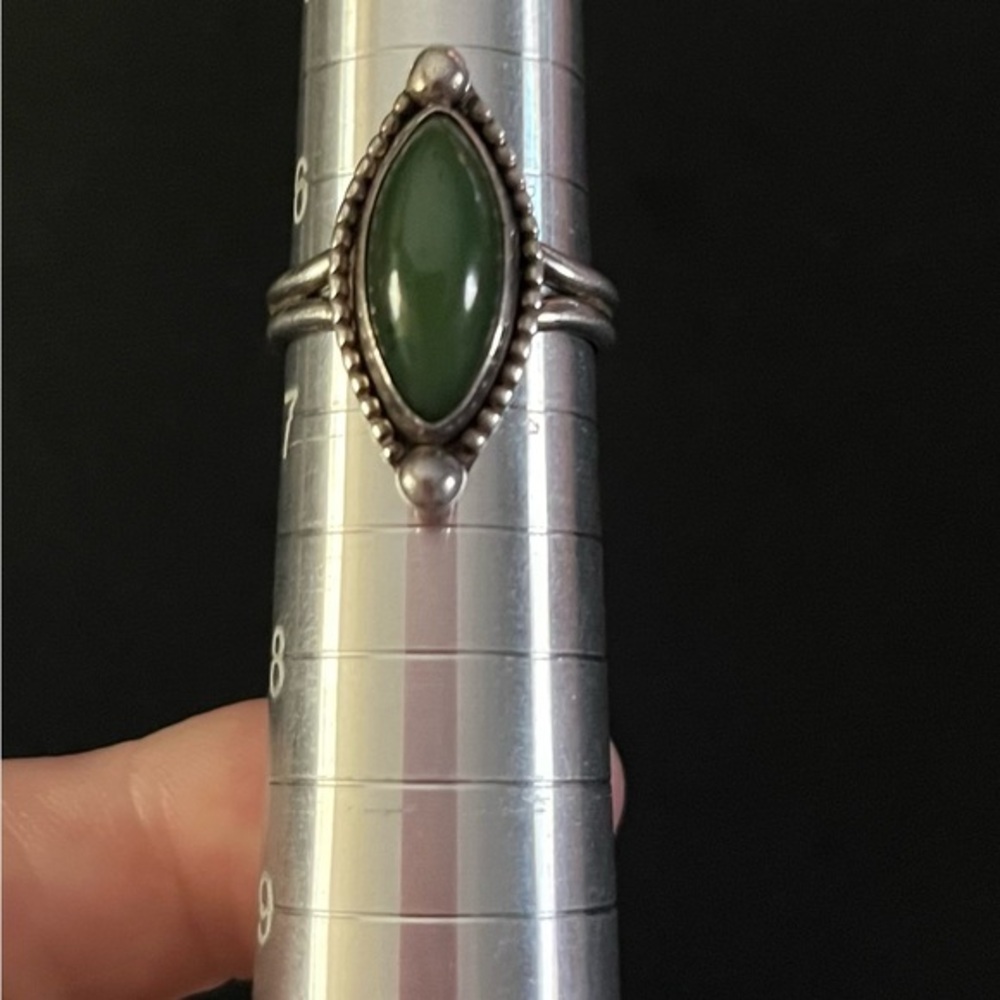 Vintage Ring Sterling Silver size 6.5 Bezel Setting Green Stone